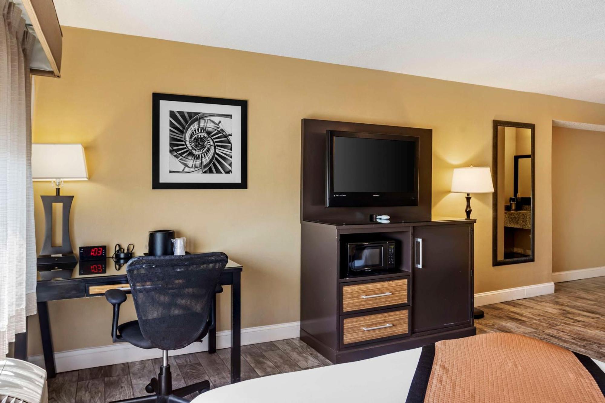 Best Western Plus Newark Airport West Экстерьер фото