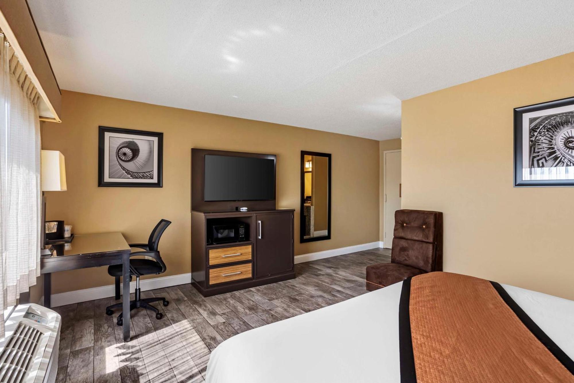 Best Western Plus Newark Airport West Экстерьер фото